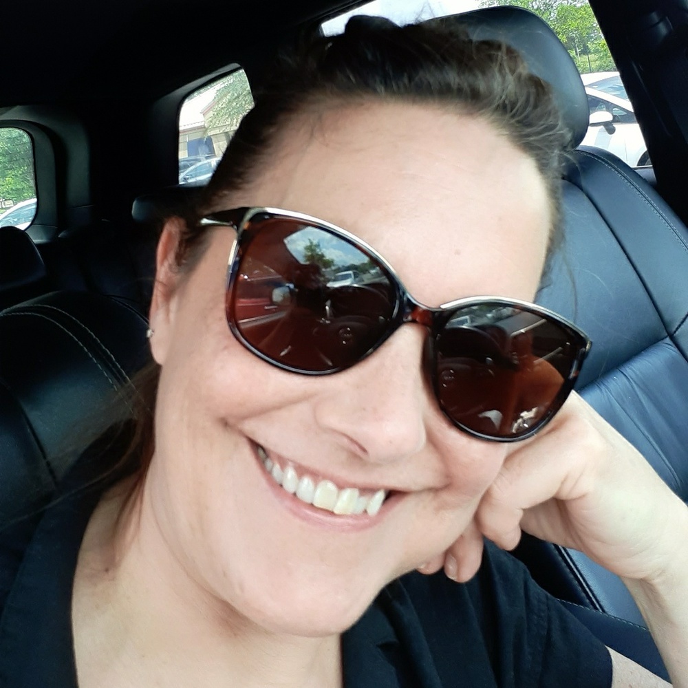 Meet your Posher, Suzanne